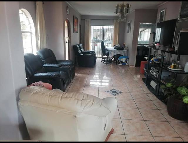 3 BEDROOM HOUSE FOR SALE IN ZAKARIYYA PARK